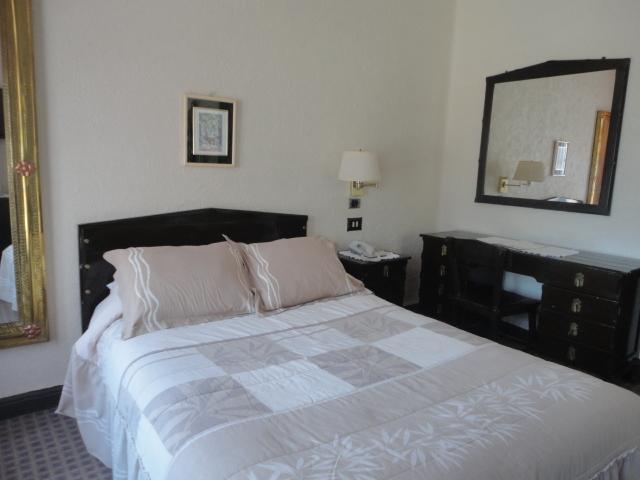 Hotel Royal Spa Zimapan Phòng bức ảnh